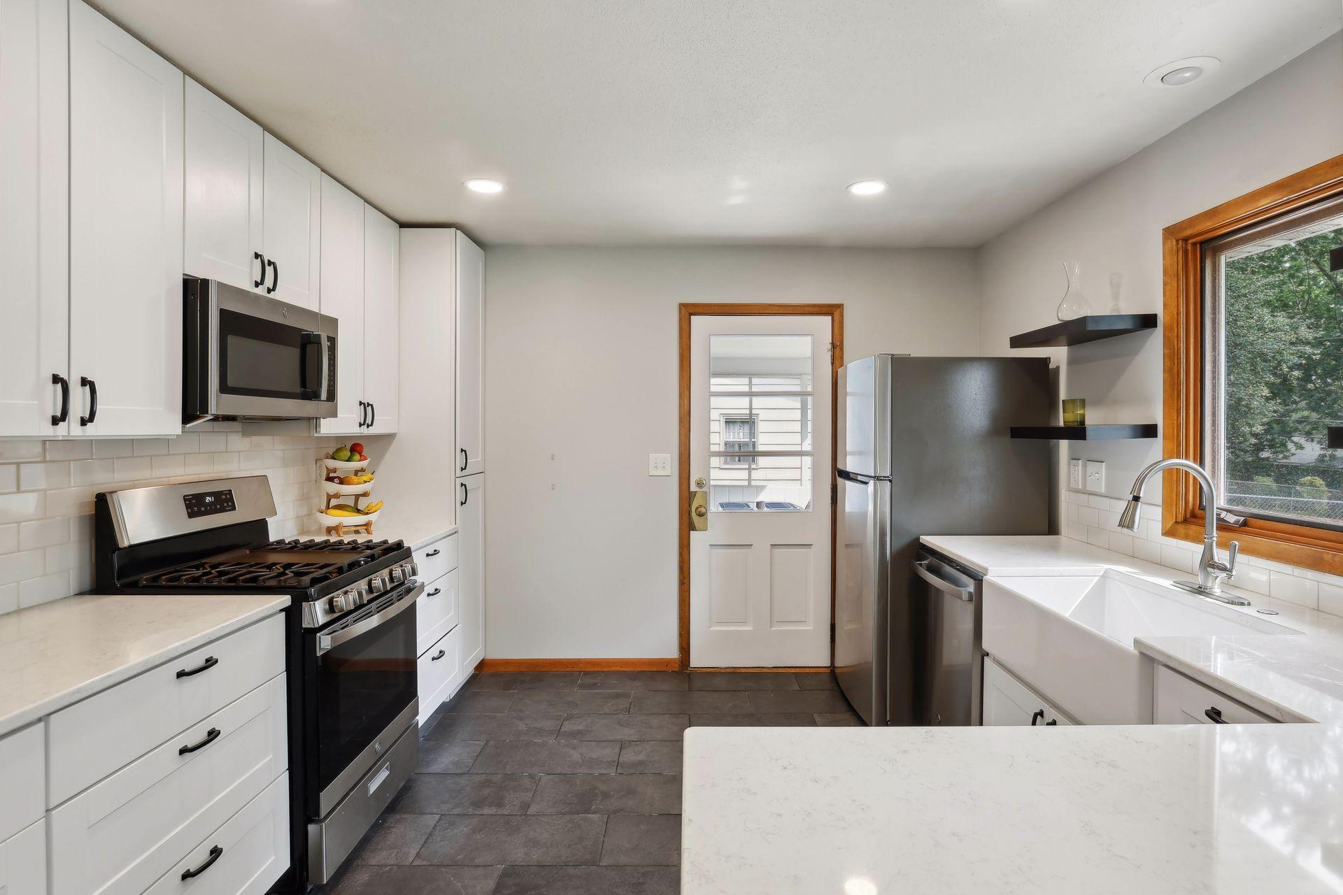 3317 West 87th Street Bloomington, MN 55431 - Photo 13 of 37