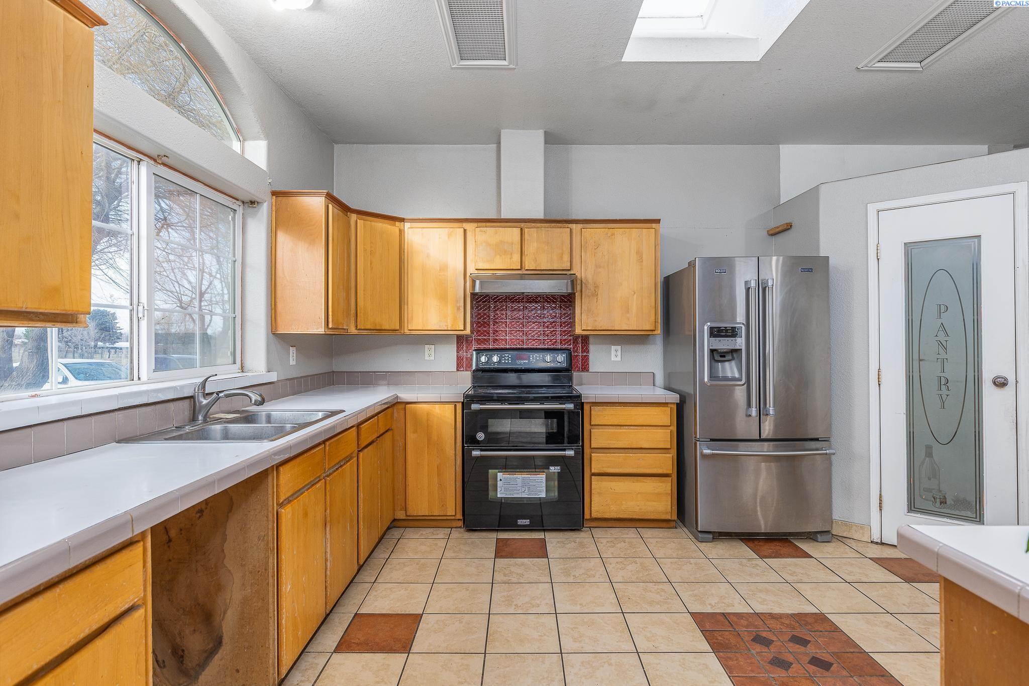 215523 East Cochran Road Kennewick, WA 99337 - Photo 11 of 47 Gallery Image 11