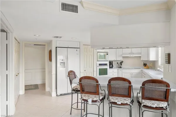 $17,000 | 6849 Grenadier Boulevard, Unit 201, Naples, FL 34108