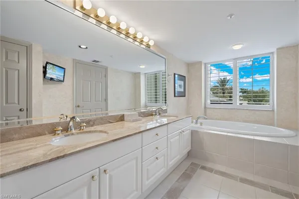 $17,000 | 6849 Grenadier Boulevard, Unit 201, Naples, FL 34108