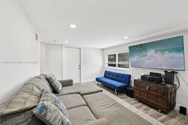 $418,000 | 2897 Northeast 12th Avenue, Pompano Beach, FL 33064