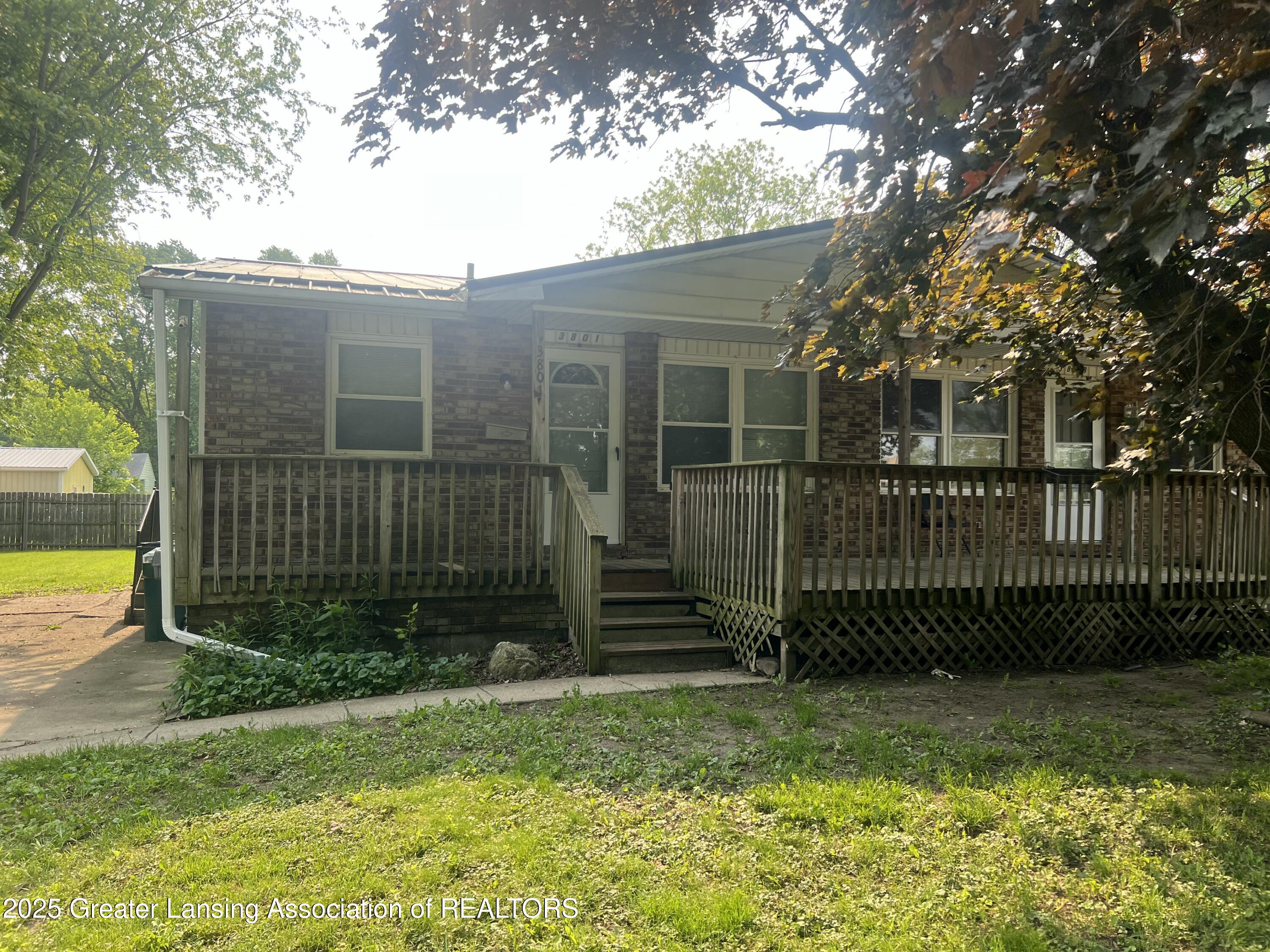 3801 Stabler Street Lansing, MI 48910 - Photo 2 of 12 IMG_9915