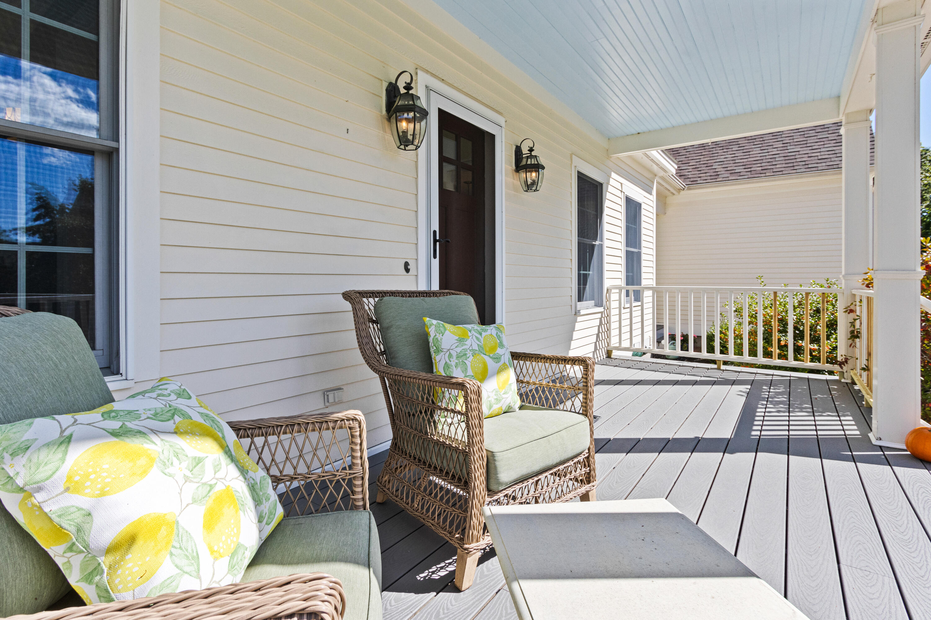 17 Cross Hill Road Cape Elizabeth, ME 04107 - Photo 4 of 64 20251001HS-71003