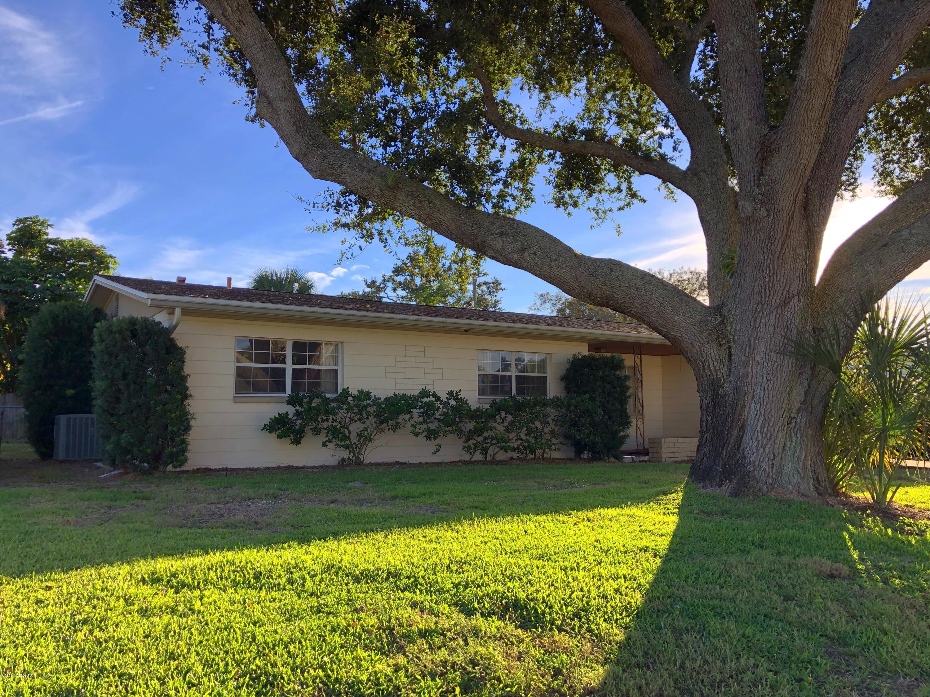 19 Rosevere Way Melbourne, FL 32901 - Photo 2 of 35 98824E0F-FCA6-4473-A747-5F5547B79766