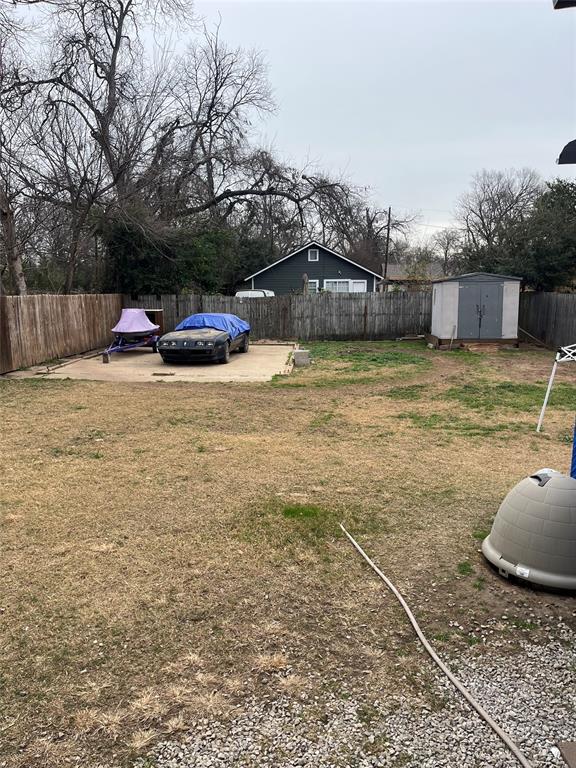 3610 Bertrand Avenue Dallas, TX 75210 - Photo 9 of 10 a swimming pool with a outdoor seating and yard