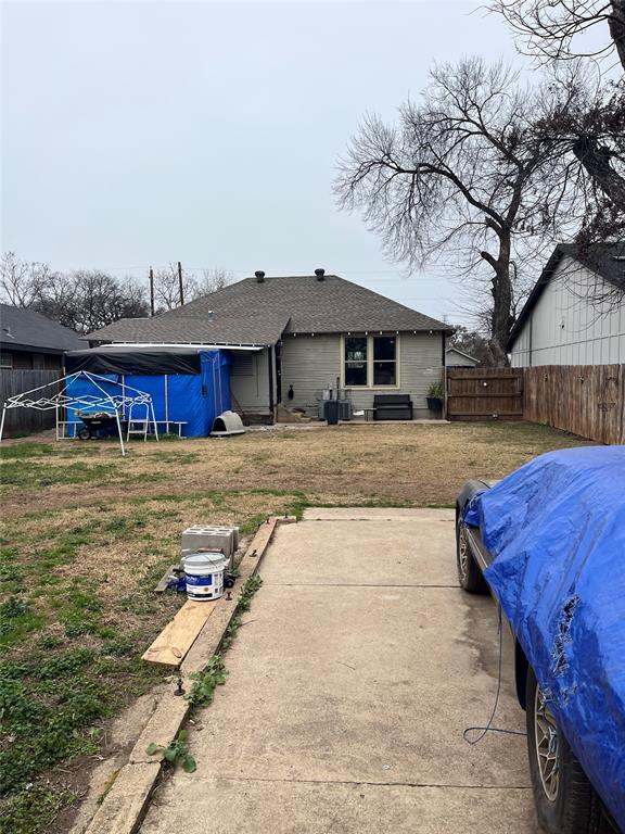 3610 Bertrand Avenue Dallas, TX 75210 - Photo 10 of 10 a view of a chairs and table on the terrace