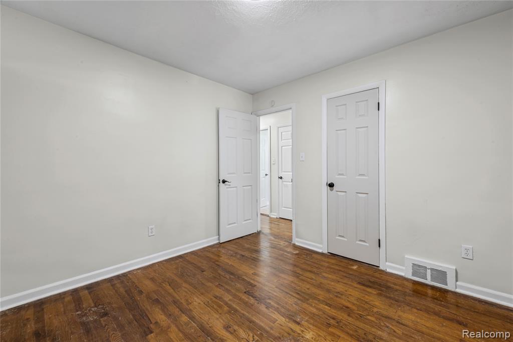 17547 Freeland Street Detroit, MI 48235 - Photo 11 of 28