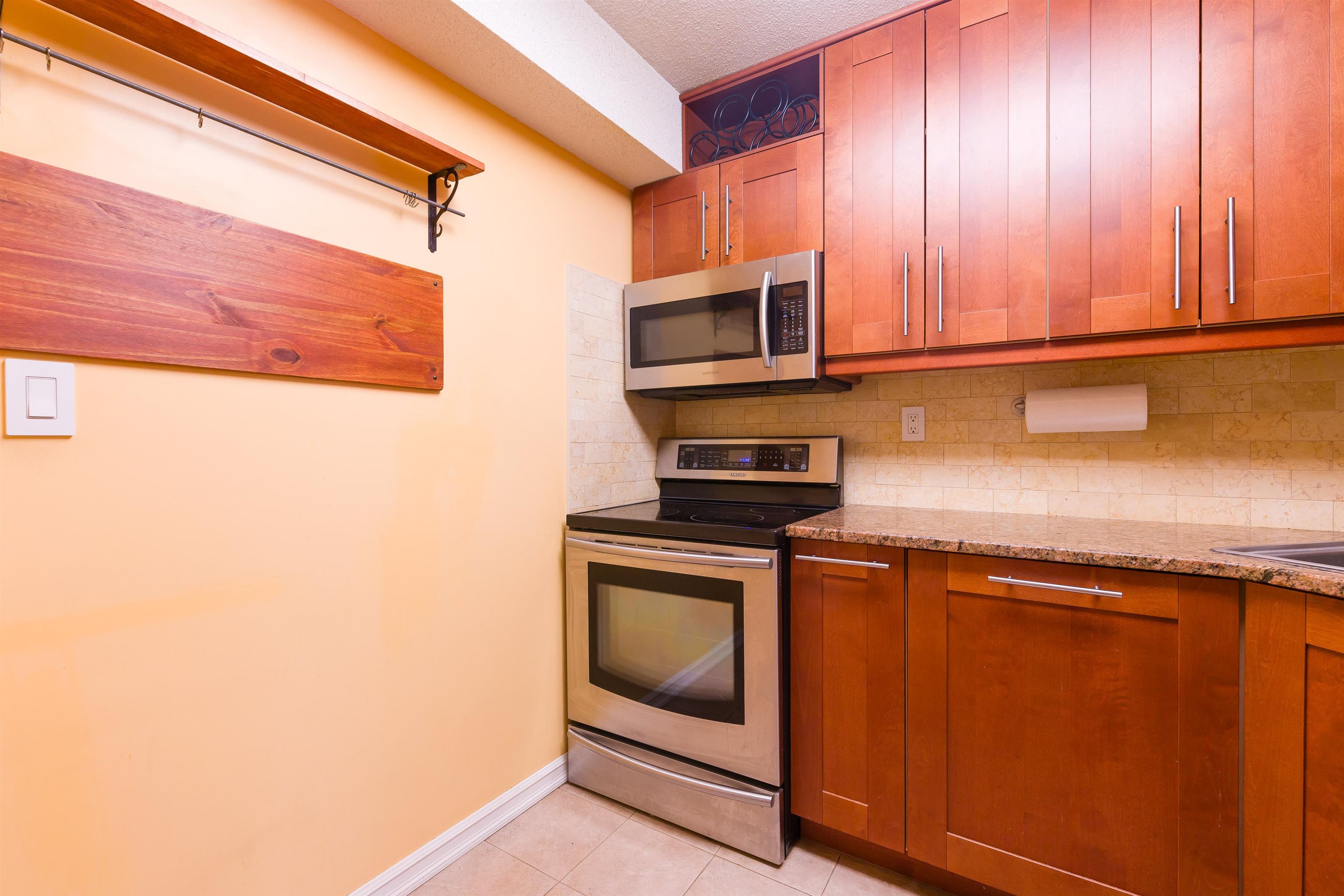 555 Russell Road, Unit 65 Westfield, MA 01085 - Photo 6 of 27 Gallery Image 6