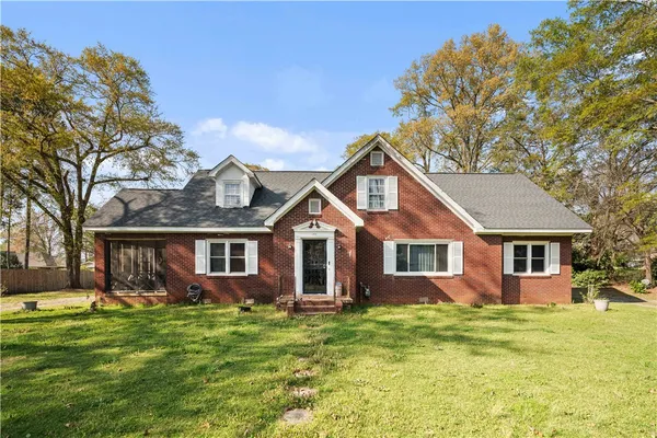 $275,000 | 108 West Hampton Avenue, Honea Path, SC 29654