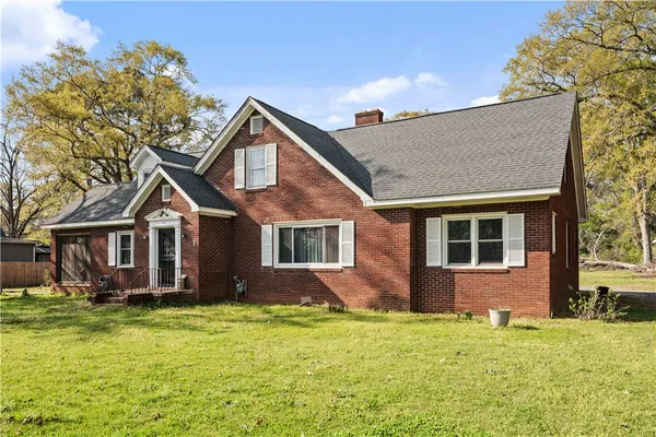 $275,000 | 108 West Hampton Avenue, Honea Path, SC 29654