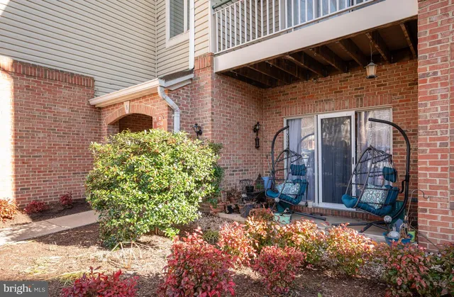 $469,900 | 6543 Grange Lane, Unit 202, Alexandria, VA 22315