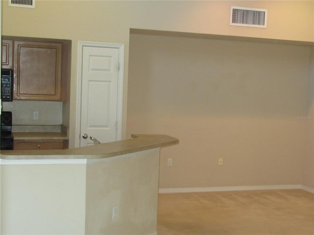 5601 Rosehill Road, Unit 203 Sarasota, FL 34233 - Photo 17 of 39