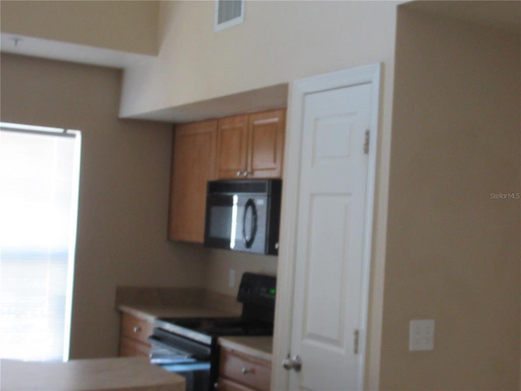 5601 Rosehill Road, Unit 203 Sarasota, FL 34233 - Photo 19 of 39