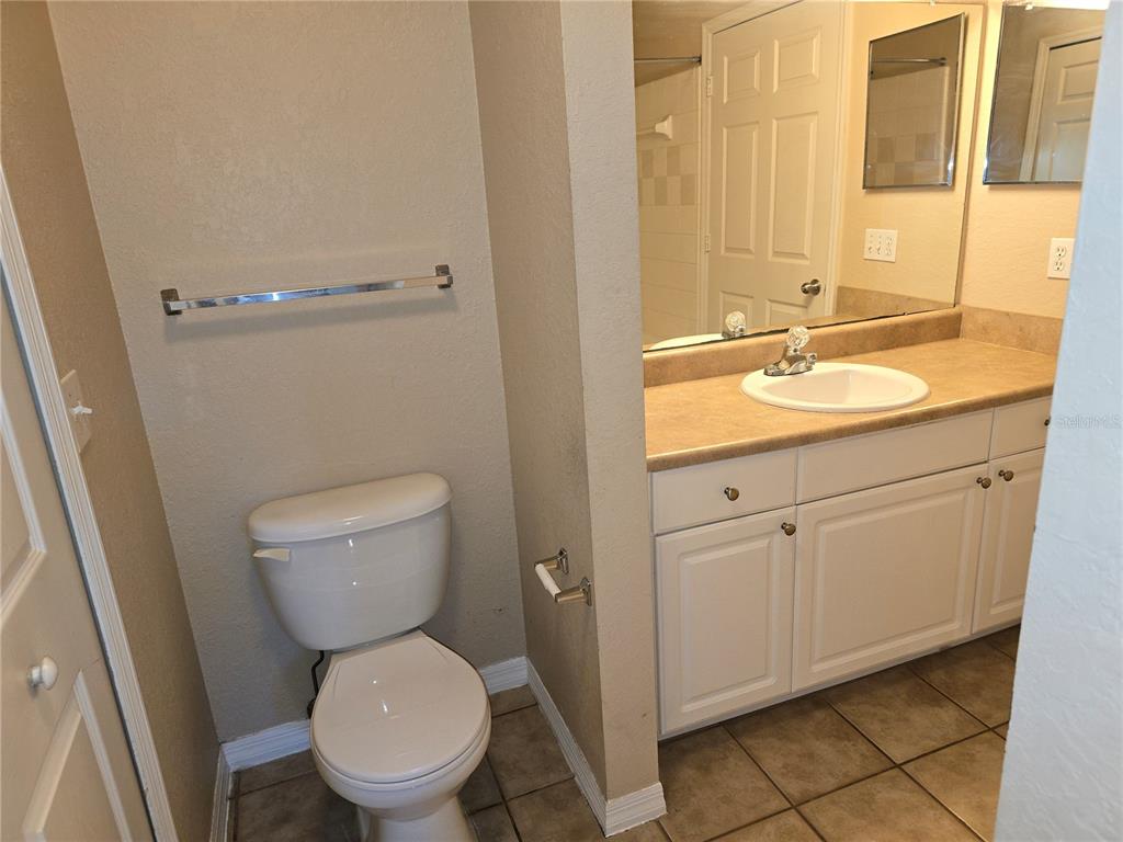 5601 Rosehill Road, Unit 203 Sarasota, FL 34233 - Photo 24 of 39