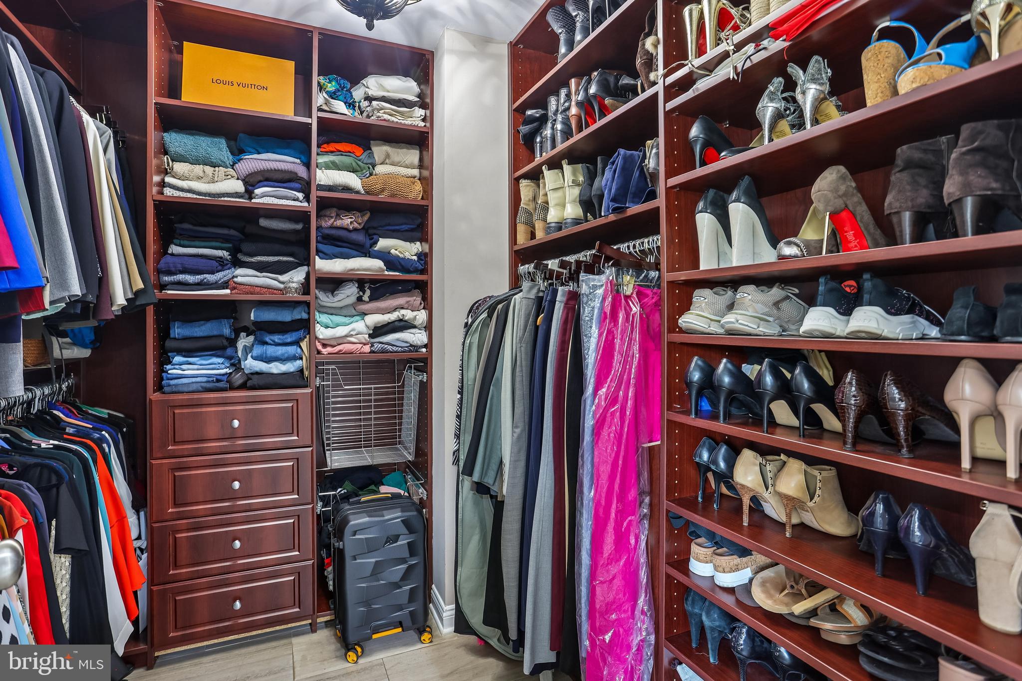 21 Brookwood Road Mount Laurel, NJ 08054 - Photo 35 of 76 Walk-in Closet