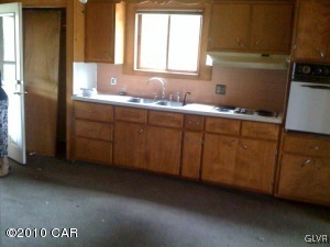 562 Pardee Street Hazleton, PA 18201 - Photo 3 of 6 Kitchen