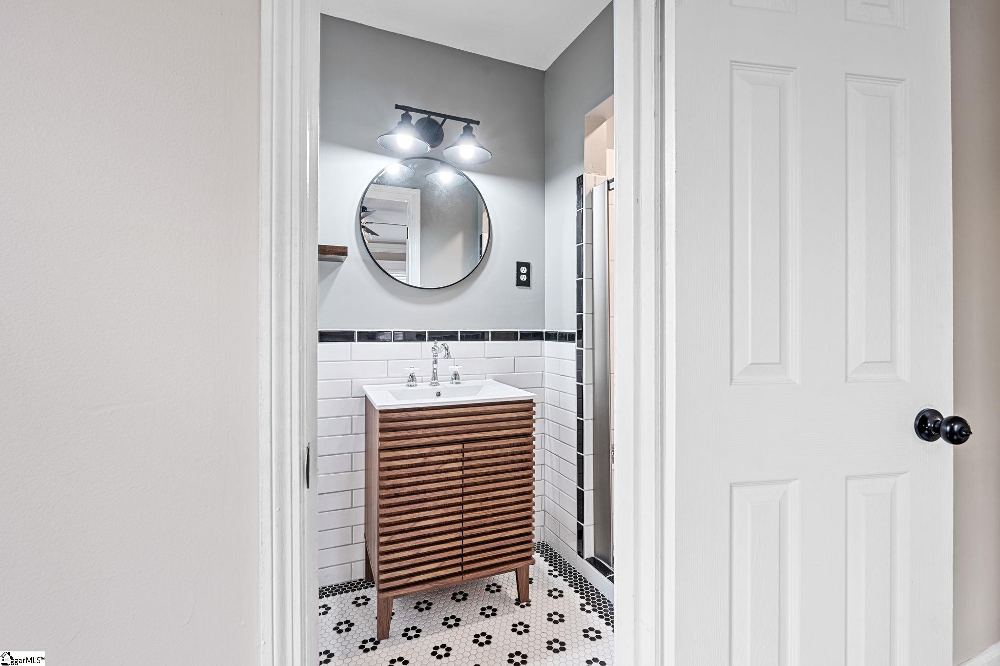 204 Greenacre Road Greenville, SC 29607 - Photo 13 of 45