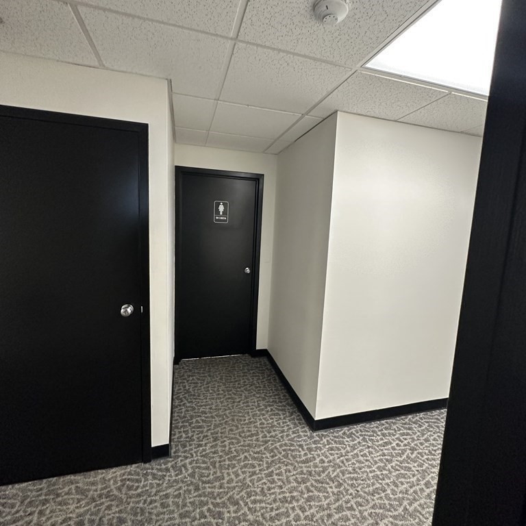 10 Tower Pk Drive, Unit 410 Woburn, MA 01801 - Photo 21 of 23 a view of entryway