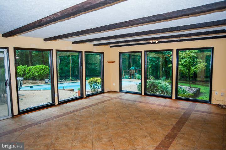 3156 Holmes Run Road Falls Church, VA 22042 - Photo 12 of 30 Family Room