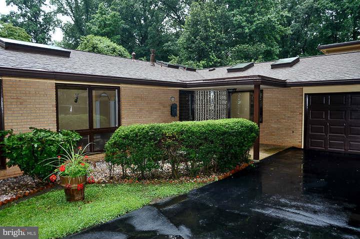 3156 Holmes Run Road Falls Church, VA 22042 - Photo 29 of 30 Exterior (Front)