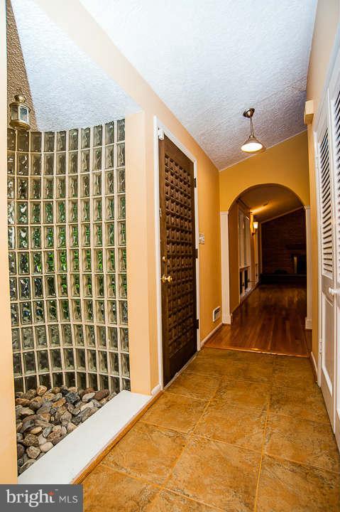 3156 Holmes Run Road Falls Church, VA 22042 - Photo 5 of 30 Interior (General)