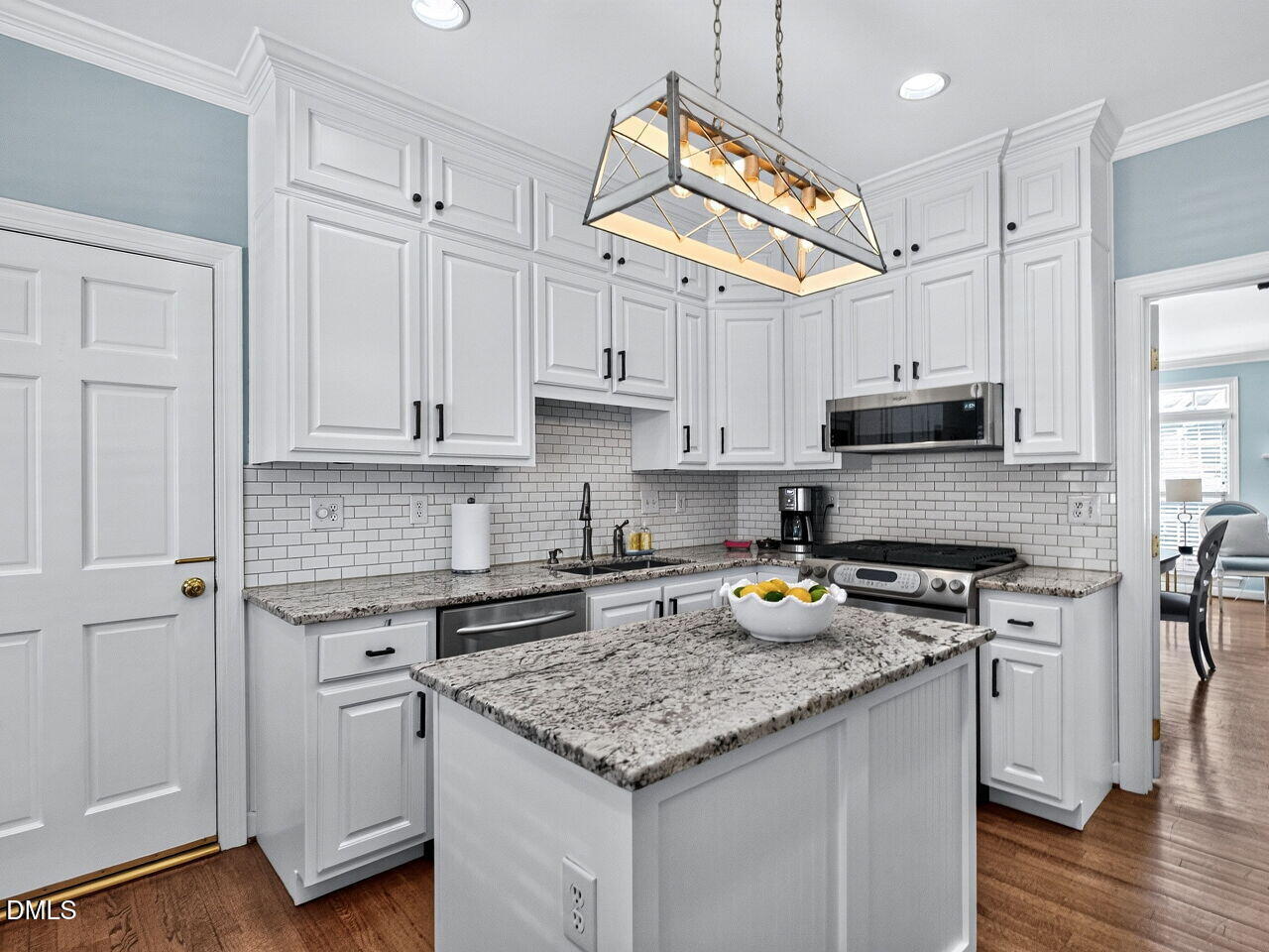 6012 Tenter Banks Square Raleigh, NC 27609 - Photo 6 of 30 016-1280x960-kitchen