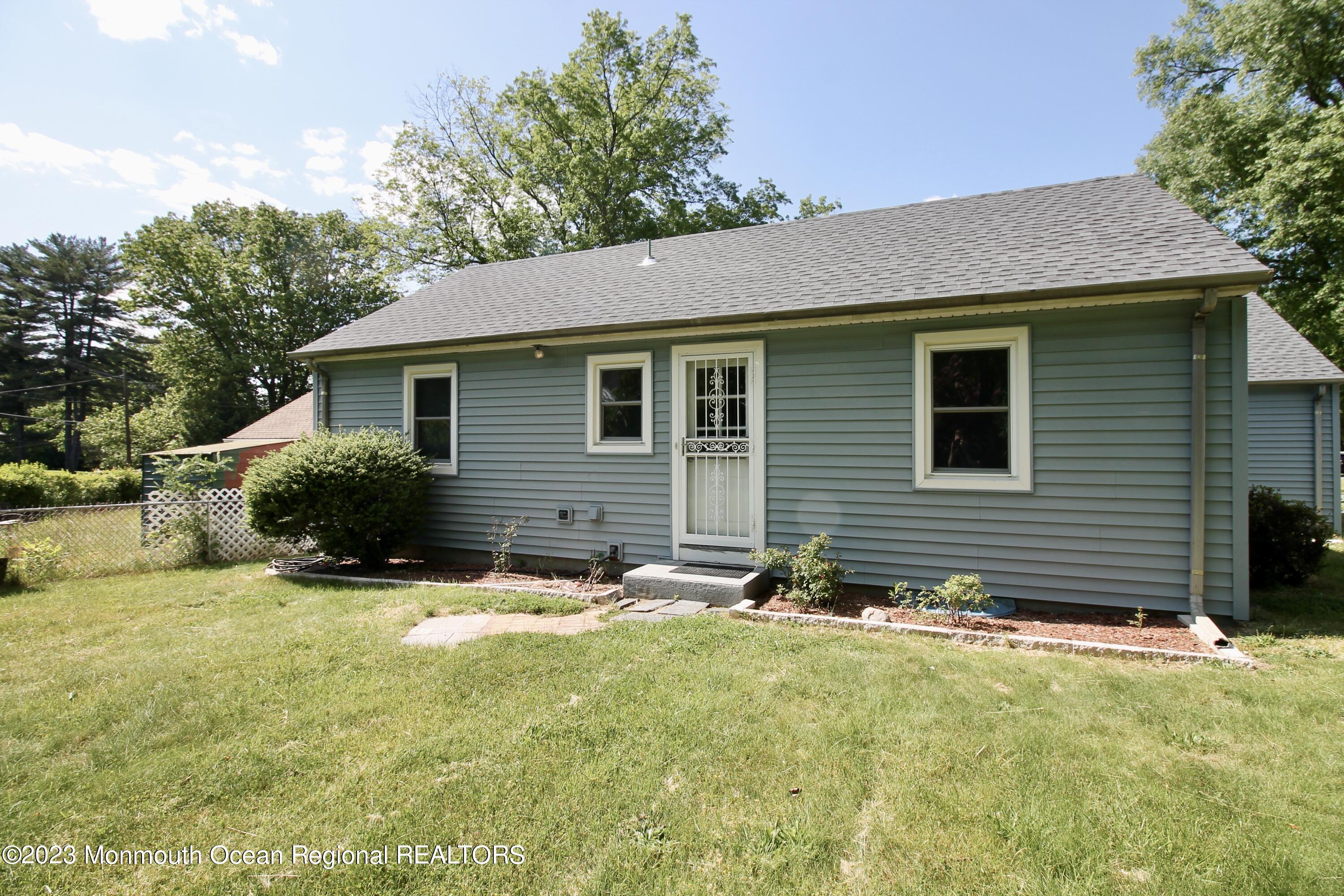 4 Holmes Terrace Freehold, NJ 07728 - Photo 36 of 38 4E858598-0E25-4CAA-9FE6-89C2FF8028CB_1_2