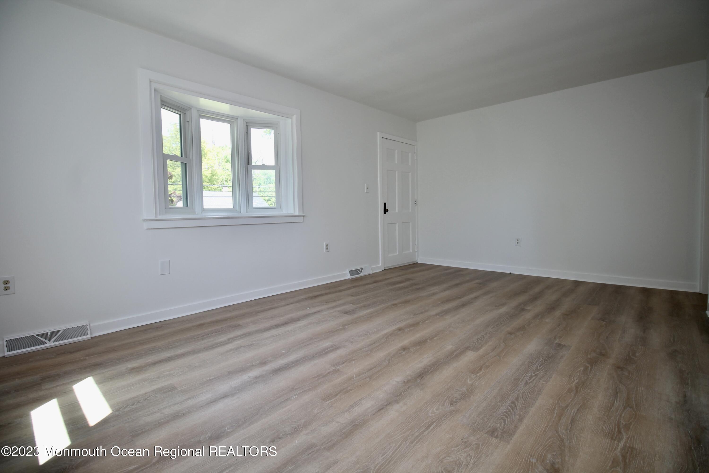 4 Holmes Terrace Freehold, NJ 07728 - Photo 9 of 38 8E81154F-D6AD-44A2-8569-2A6B9DC8FE09_1_2