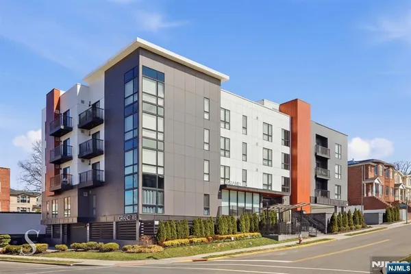 $3,200 | 48 Grand Avenue, Unit 308, Palisades Park, NJ 07650