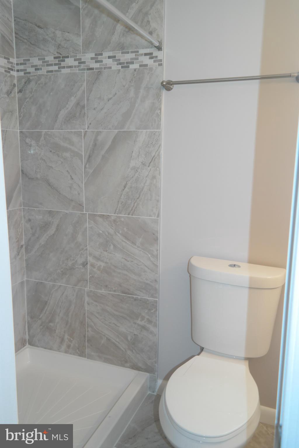5433 Whitwood Road Baltimore, MD 21206 - Photo 12 of 21 Bath