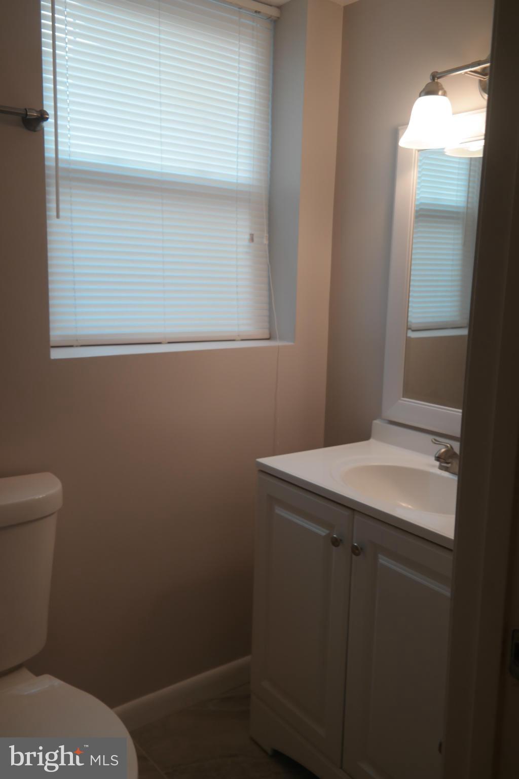 5433 Whitwood Road Baltimore, MD 21206 - Photo 13 of 21 Bath
