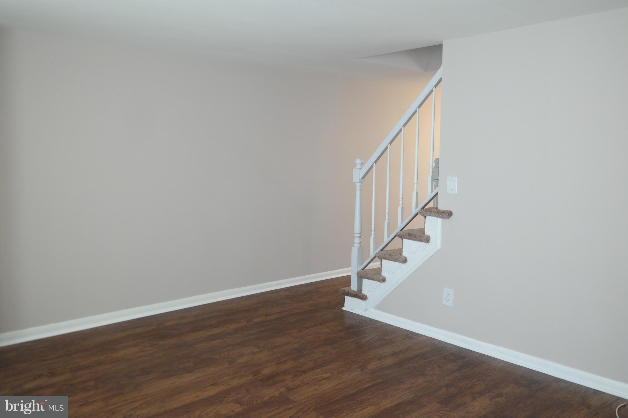 5433 Whitwood Road Baltimore, MD 21206 - Photo 3 of 21 Living Room