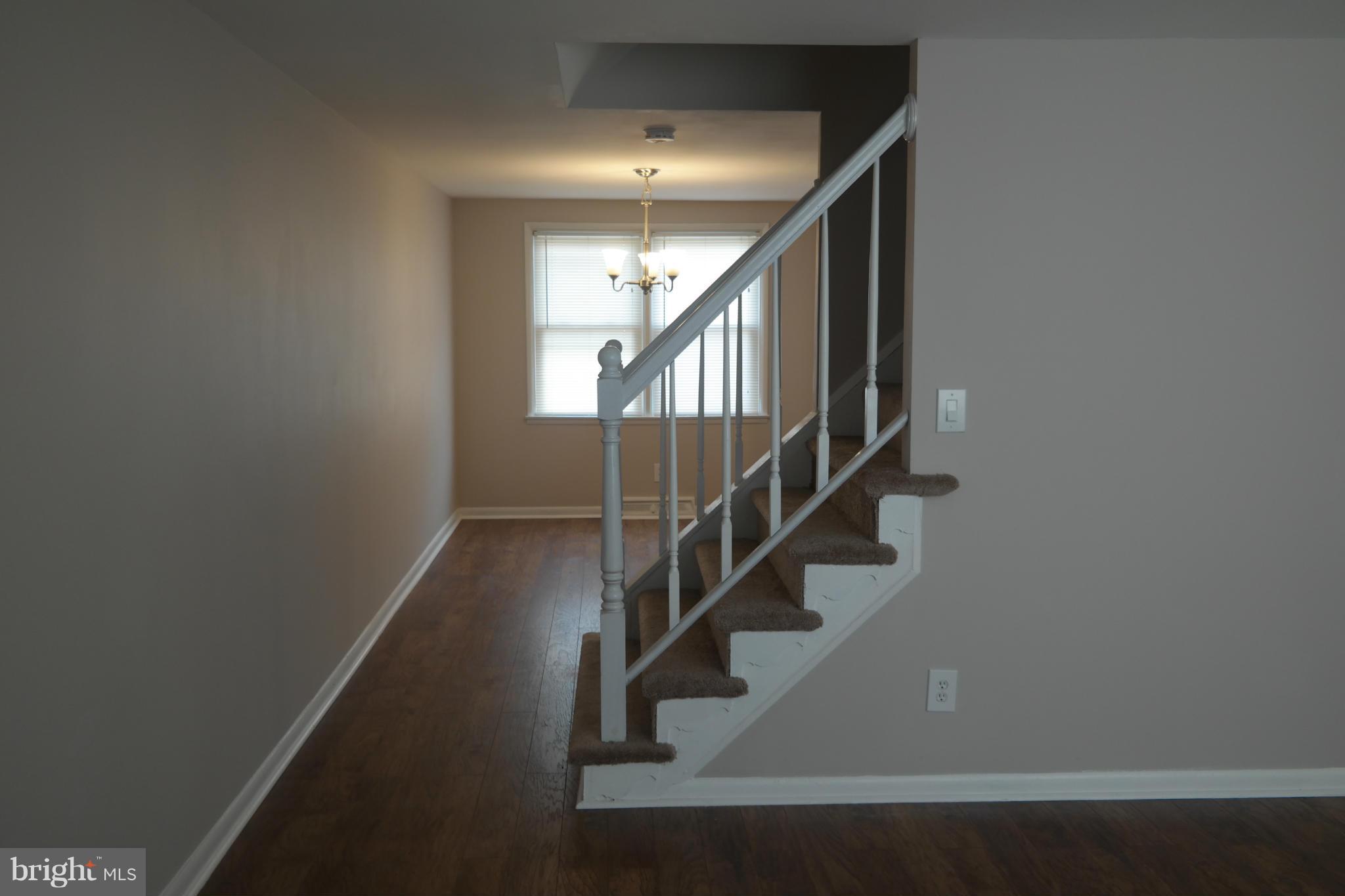 5433 Whitwood Road Baltimore, MD 21206 - Photo 4 of 21 Living Room