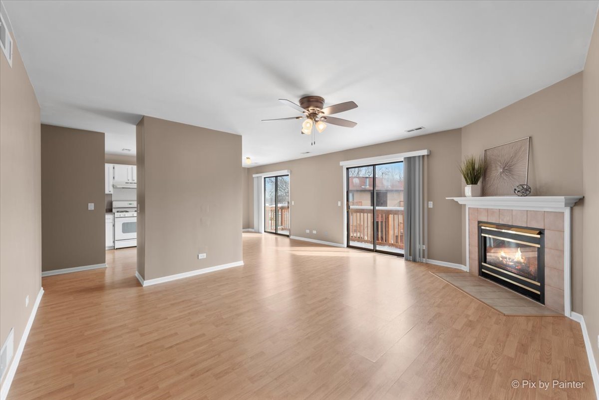 565 Dean Street, Unit F South Elgin, IL 60177 - Photo 5 of 37
