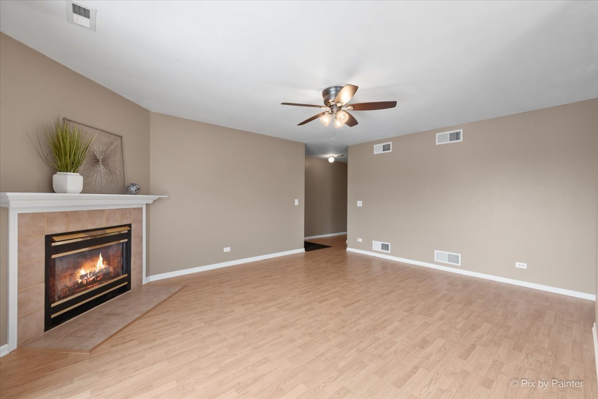 565 Dean Street, Unit F South Elgin, IL 60177 - Photo 6 of 37