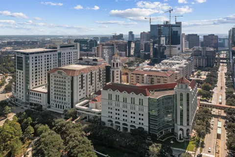 $639,000 | 6310 Hermann Lake Drive, Houston, TX 77021