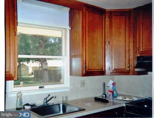 21 Sun Valley Road Hamilton, NJ 08690 - Photo 3 of 4