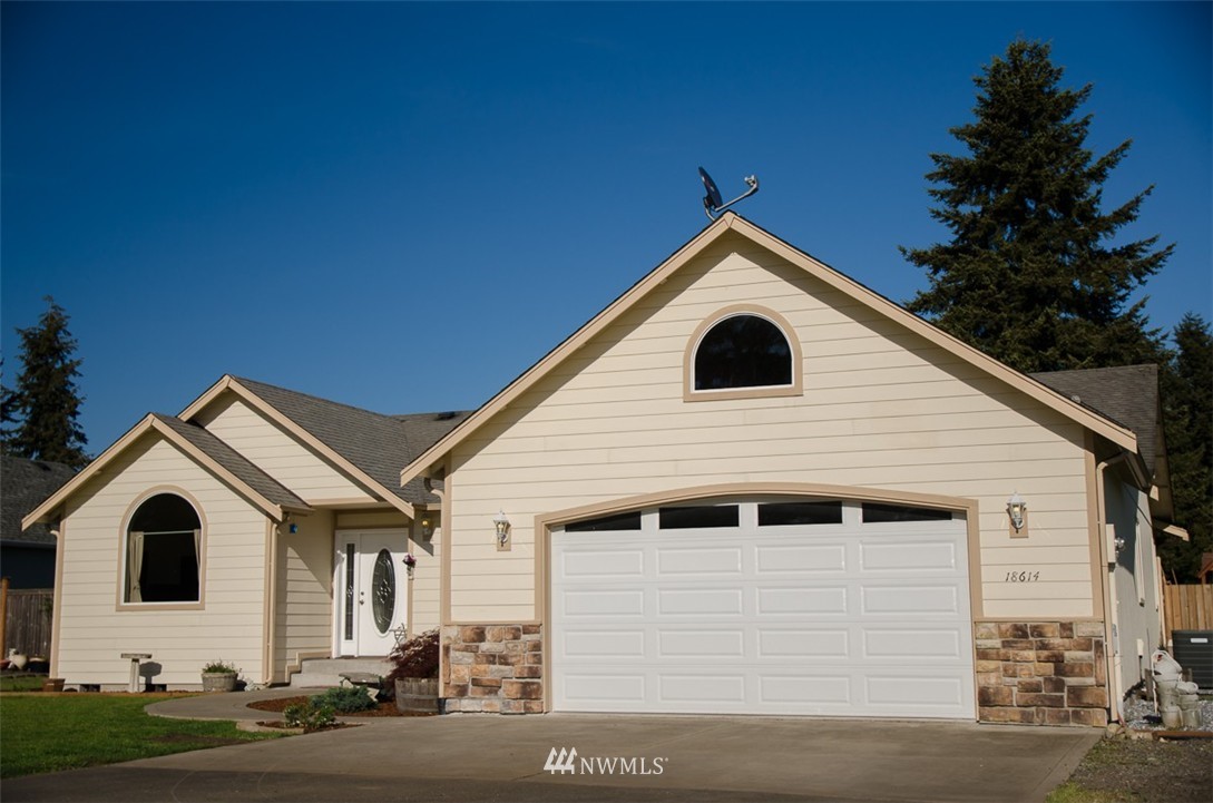 18614 Guava Street Southwest Rochester, WA 98579 - Photo 2 of 16