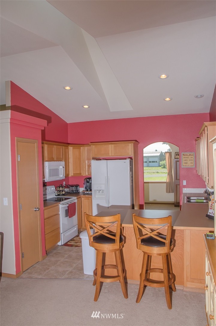 18614 Guava Street Southwest Rochester, WA 98579 - Photo 7 of 16