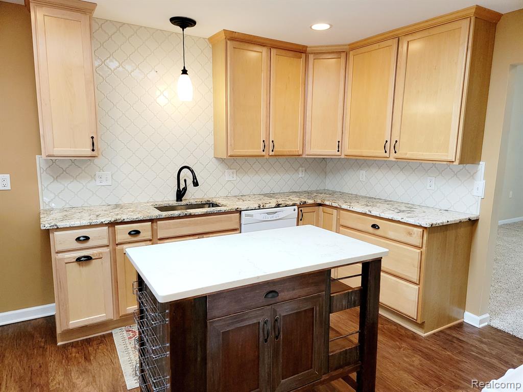 811 Nelson's Ridge Drive Howell, MI 48843 - Photo 10 of 33