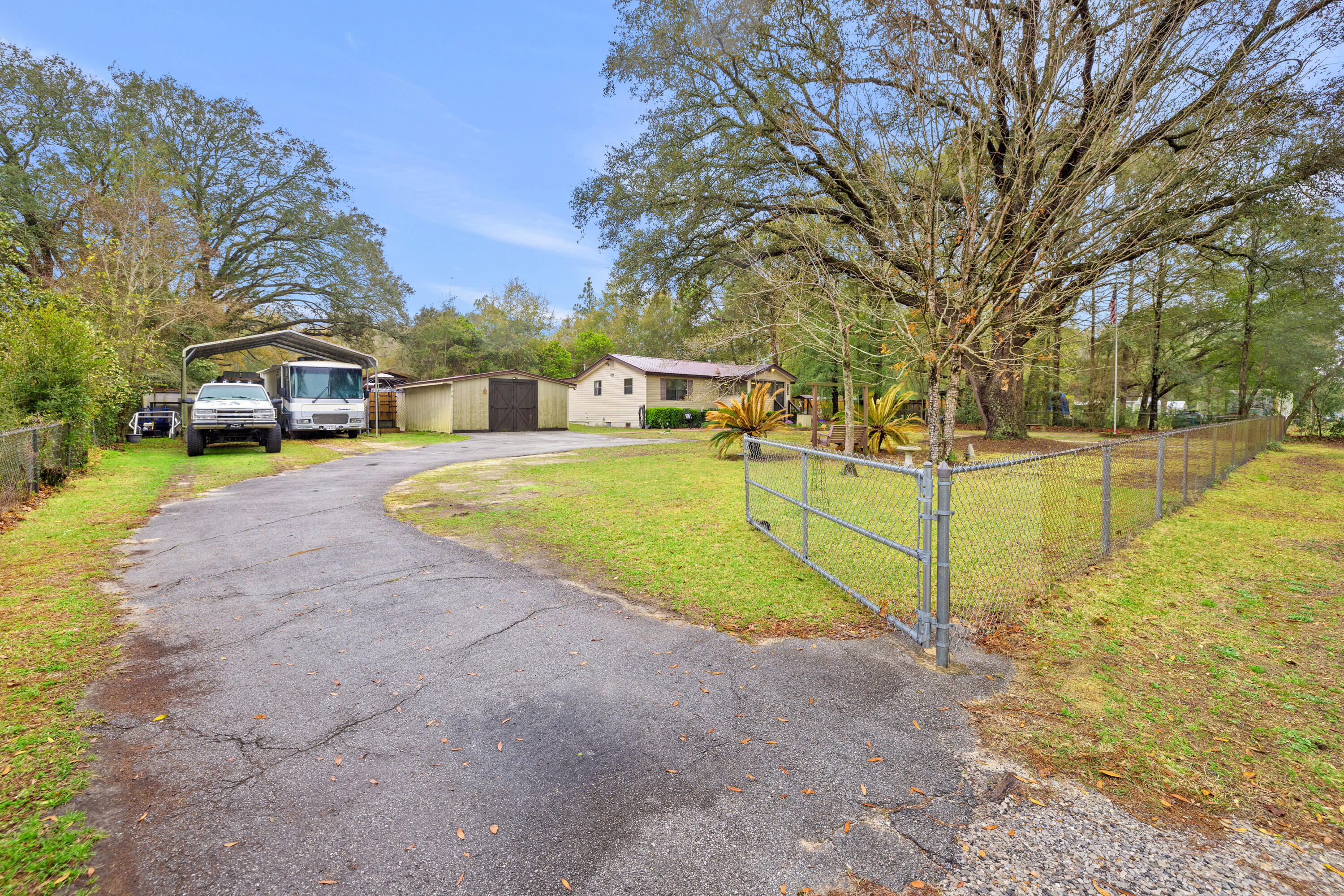 3136 Aplin Road Crestview, FL 32539 - Photo 8 of 60 08