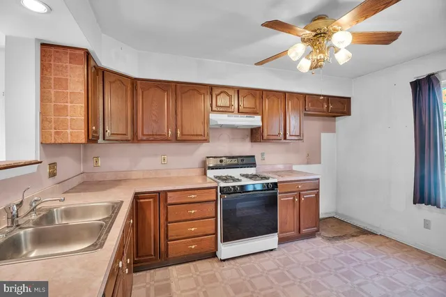 $375,000 | 363 East Upland Avenue, Absecon, NJ 08205