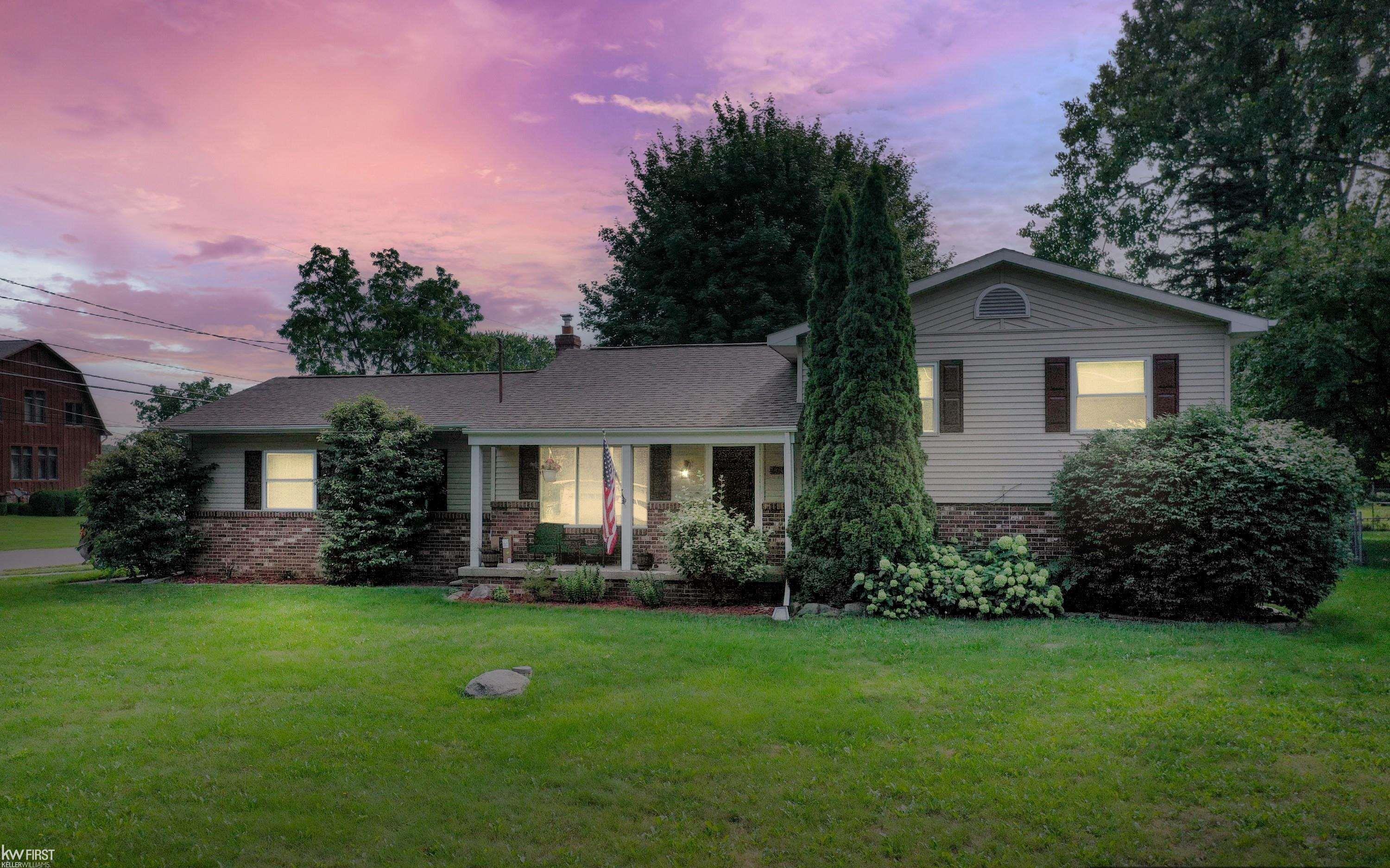 13215 Torrey Road Fenton, MI 48430 - Photo 1 of 47 50086836.JPG
