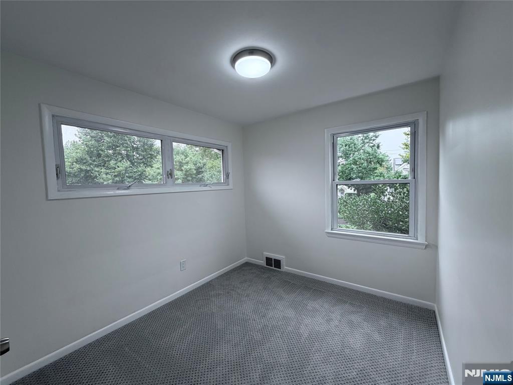 155 Park Street, Unit 2 Ridgefield Park, NJ 07660 - Photo 16 of 19 Gallery Image 16