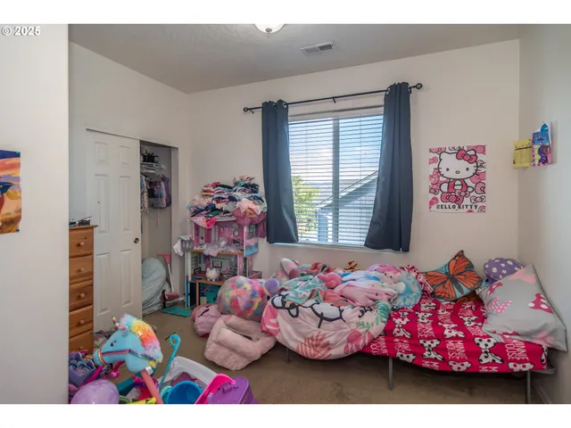 $324,990 | 115 Southeast Silverado Court, Roseburg, OR 97471