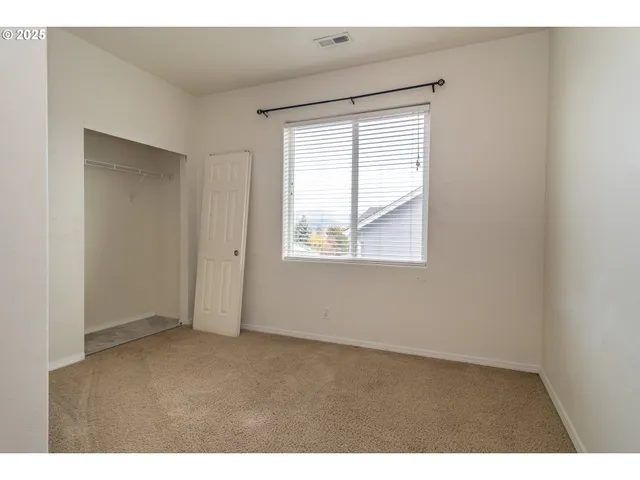 $324,990 | 115 Southeast Silverado Court, Roseburg, OR 97471