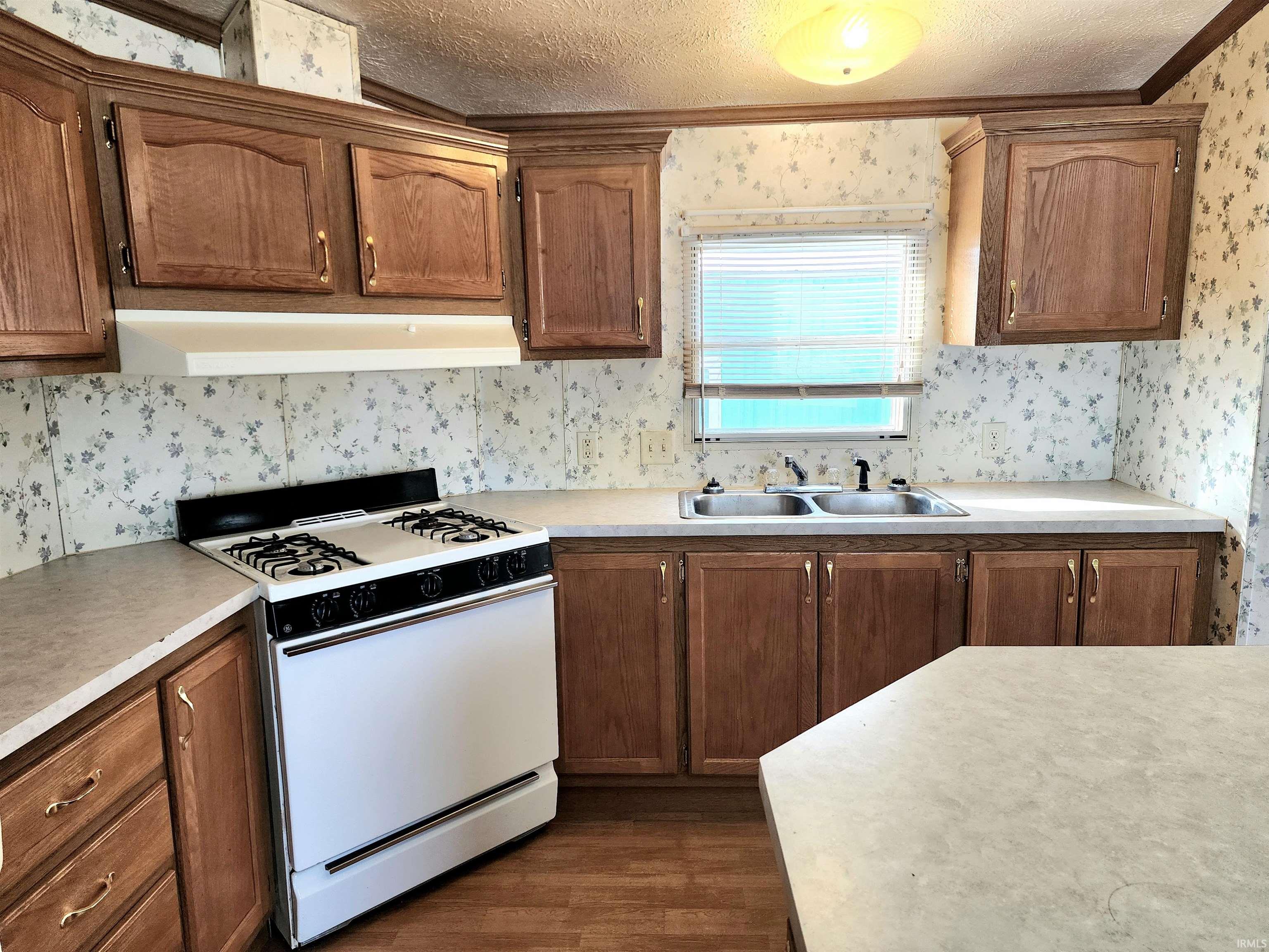 7665 Renner Street Hamilton, IN 46742 - Photo 5 of 26