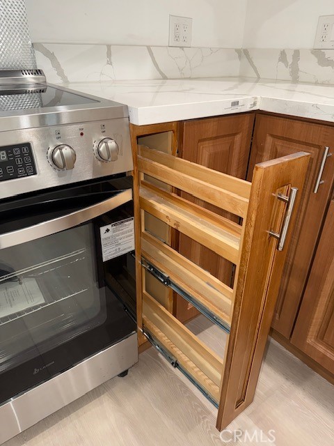 18415 Tuba Street Northridge, CA 91325 - Photo 12 of 21 a view of stove