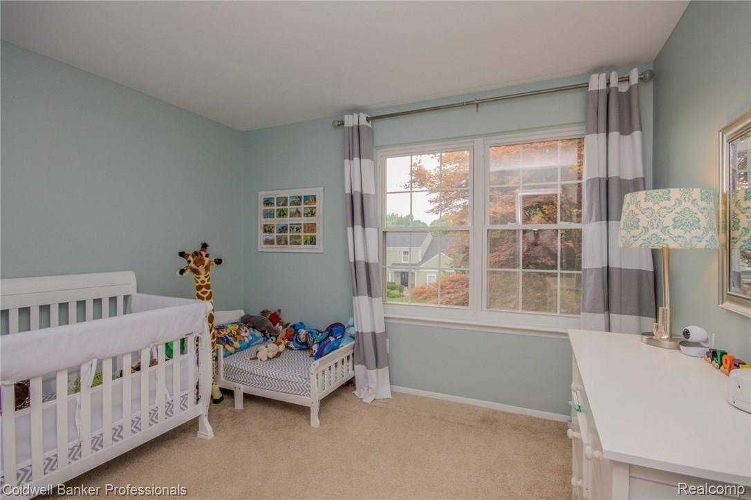 1619 Grandview Drive Rochester, MI 48306 - Photo 10 of 15 1cf94977-7a9b-4dd7-a0fe-b863ec0e4ec1.jpg