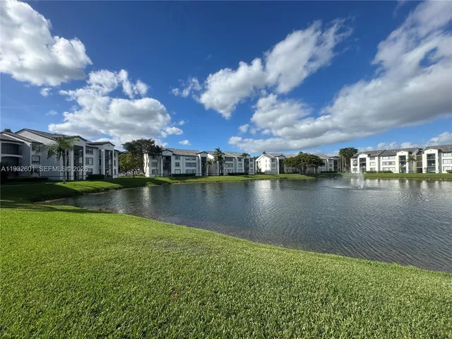 $2,600 | 4370 Northwest 107th Avenue, Unit 205, Doral, FL 33178